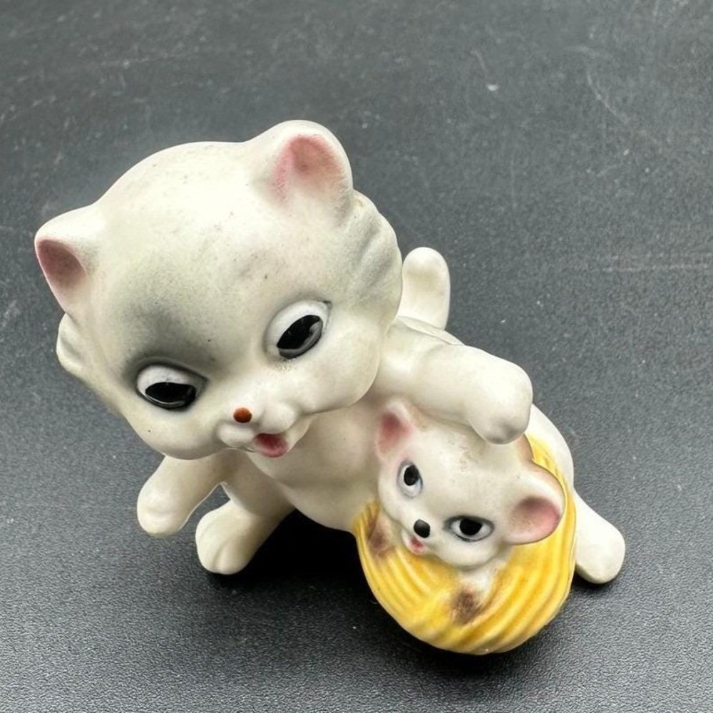 Josef Originals Kitten Cat With Mouse Figurine Hand Painted Ceramic Collectible